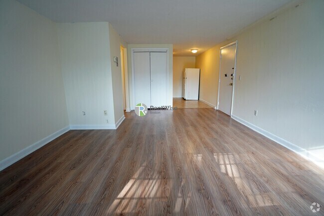 Building Photo - 90 Gardner St Rental