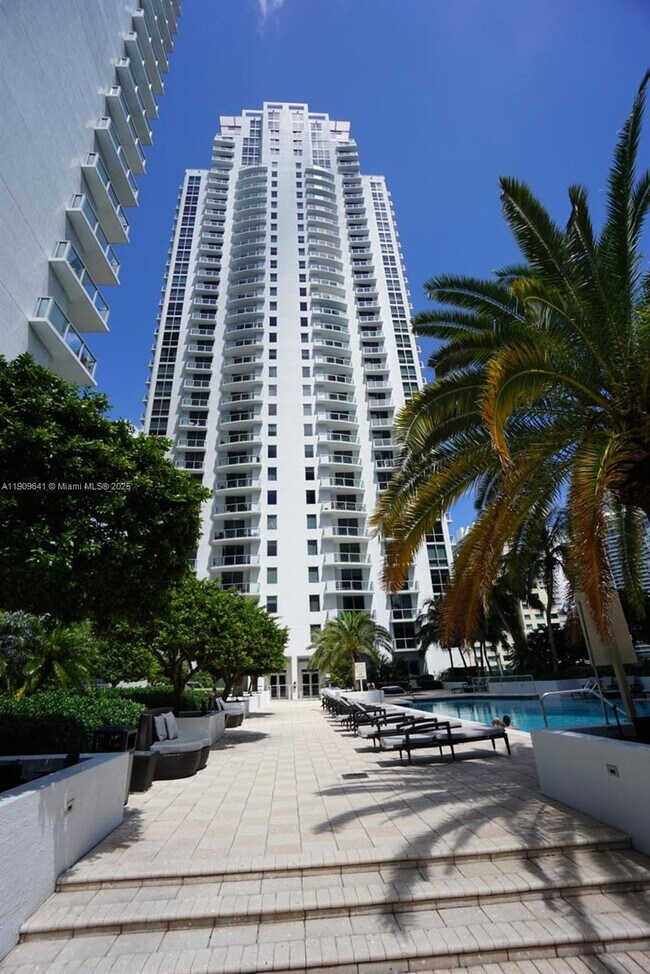 Photo - 1060 Brickell Ave Unidad 1411