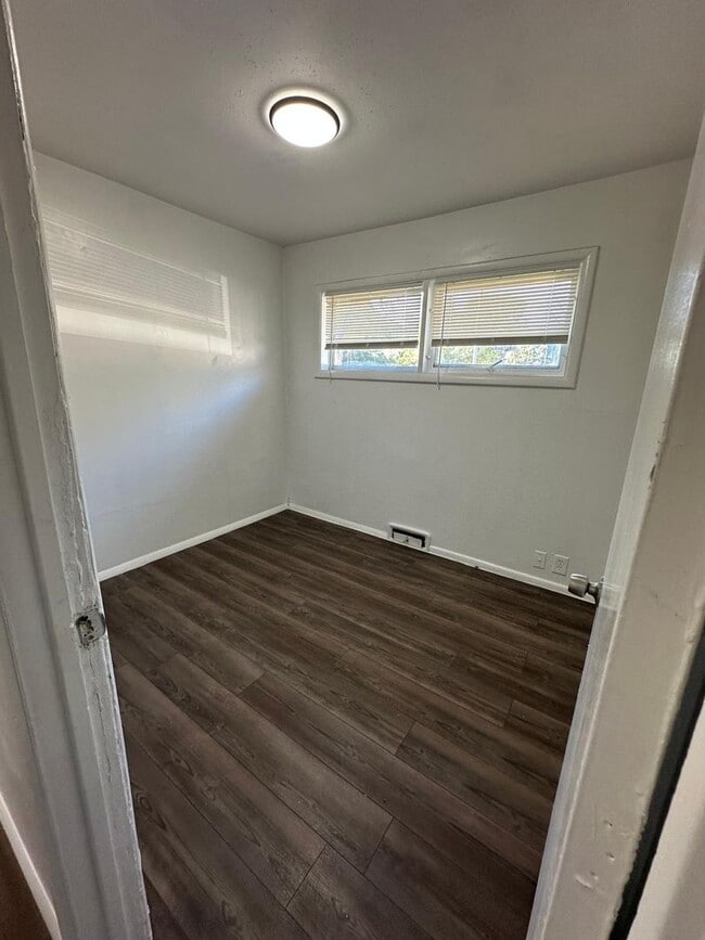 Photo - 4 bed 1 bath