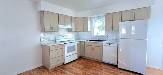 Building Photo - 2 Bedroom 1 Bathroom in Elizabethtown! Rental