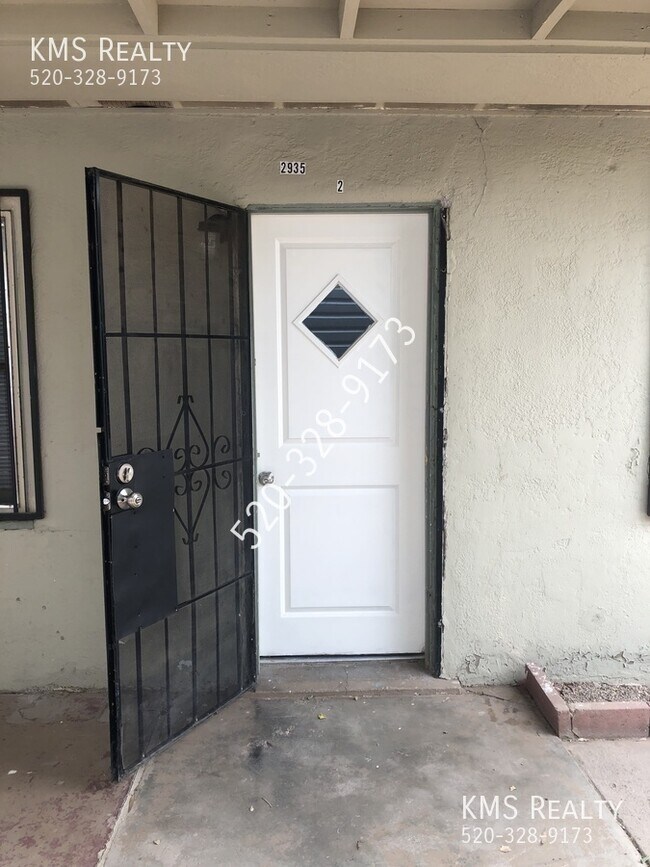 Photo - 2935 N Alvernon Way Unit 2