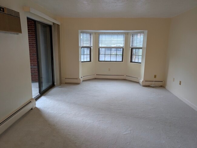 Building Photo - 16 Winter St Unit 18C