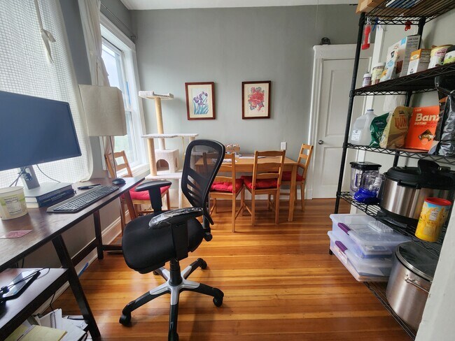 Office / Dining Room - 410 Norfolk St Apartments Unit 3