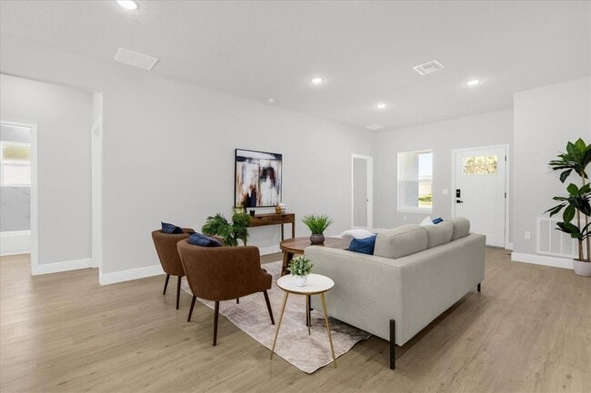 Photo - 420 Marion Oaks Course