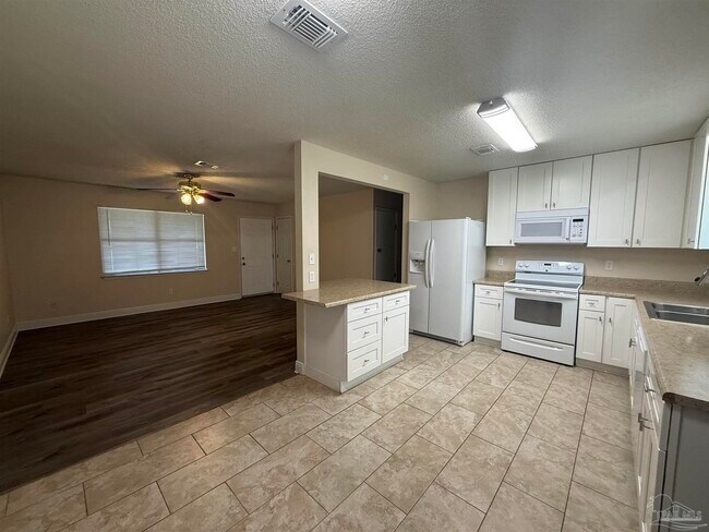 Photo - 321 Forest Hills Dr