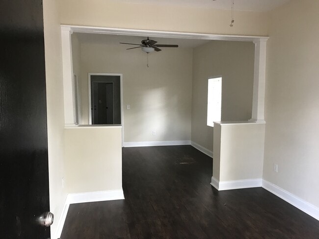 Photo - North Hyde Park Bungalow Close to U.T.