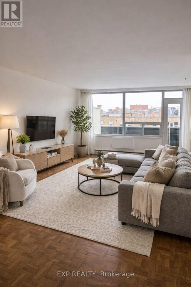 Photo - 650 Briar Hill Ave Unité 711