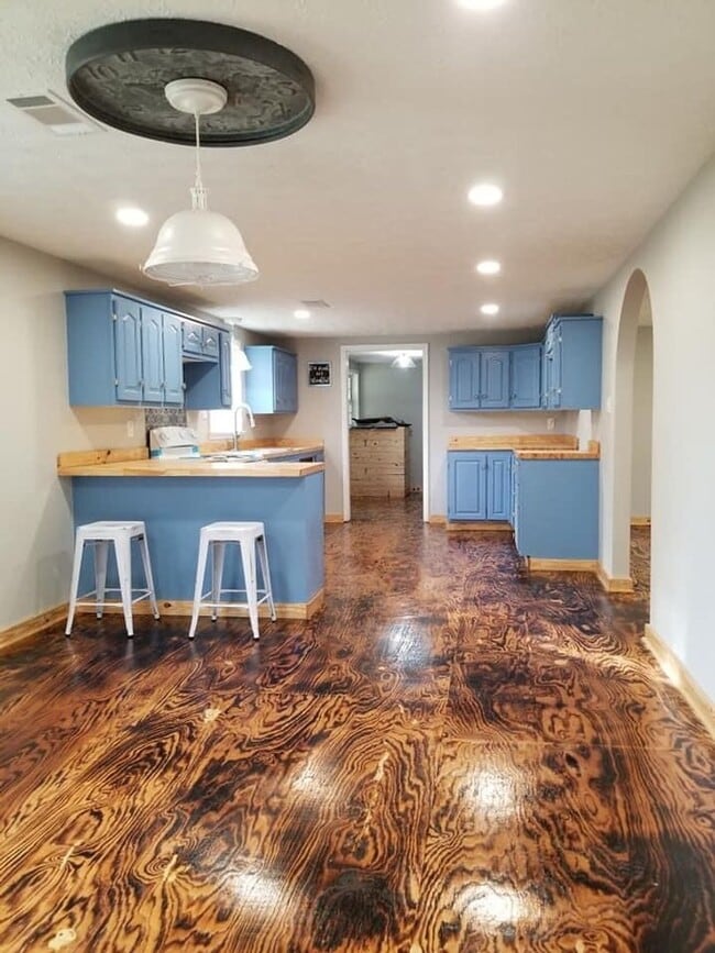 3 Bed 2.5 Bath Home - 3 Bed 2.5 Bath Home