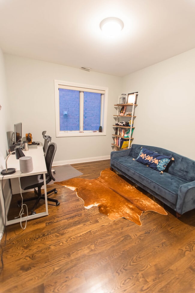 Photo - 843 W Fletcher St Unit 2W