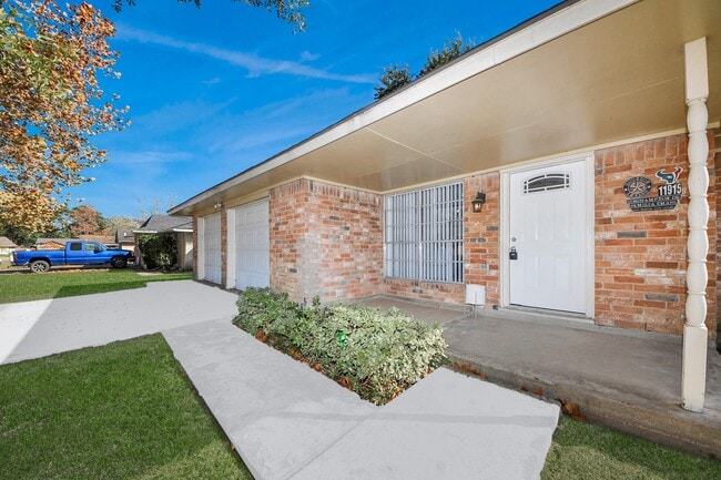 Photo - 11915 Binghamton Dr