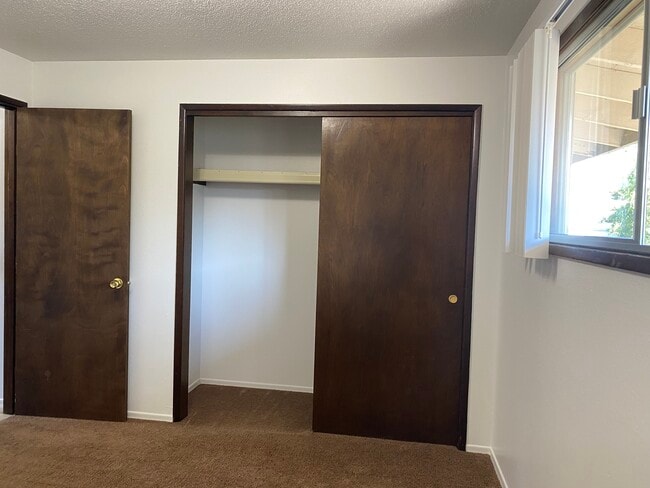 Photo - 331 Monmouth Ave S