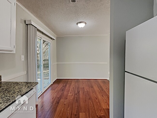 Photo - 5716 Lambrook Ct