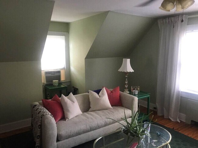 Photo - 805 E 3rd St Unit B