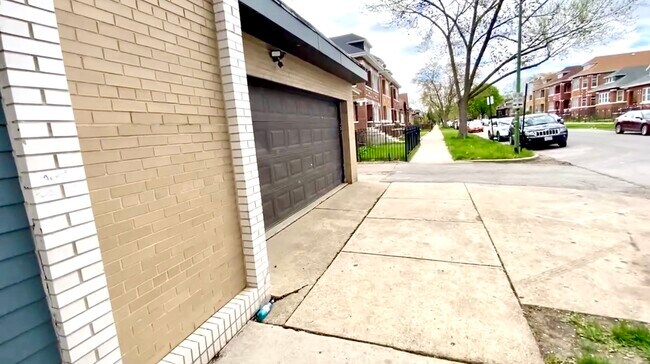 Photo - 2457 W 69th St Unidad 6905 - 2S 2nd Floor