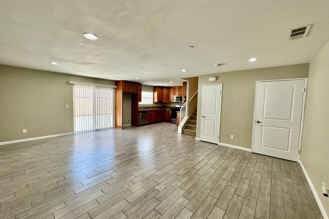 Photo - 16397 Valencia Ave