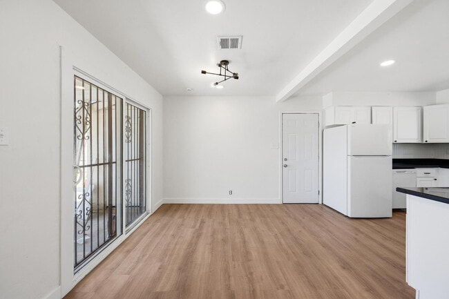 Photo - 2558 N 40th St