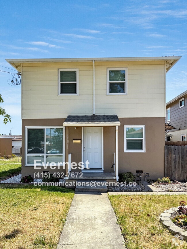 Building Photo - Charming 2-Bedroom, 1-Bathroom House in a ...