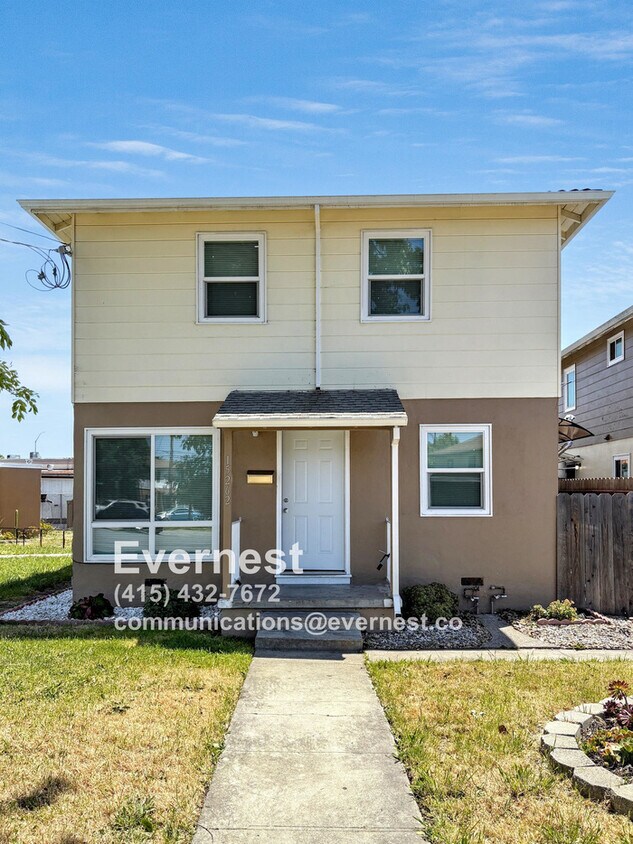 Charming 2-Bedroom, 1-Bathroom House in a ... - Charming 2-Bedroom, 1-Bathroom House in a ...