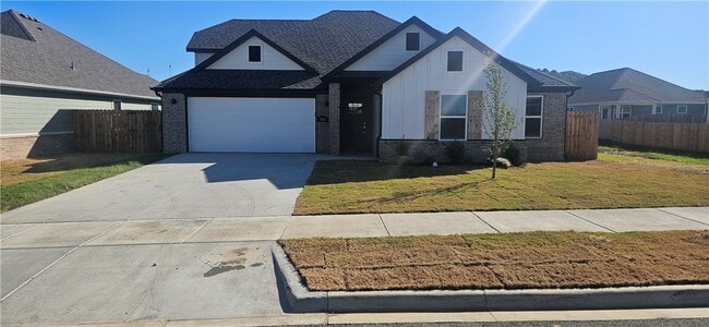 Building Photo - 516 S Benchmark Ln