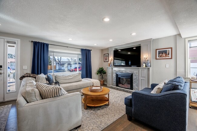 Photo - 7211 Bryant St