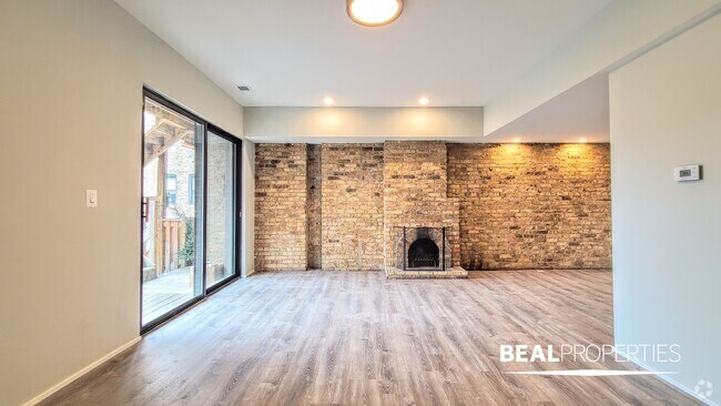 Building Photo - 2910 N Broadway Unit 3 bed Rental