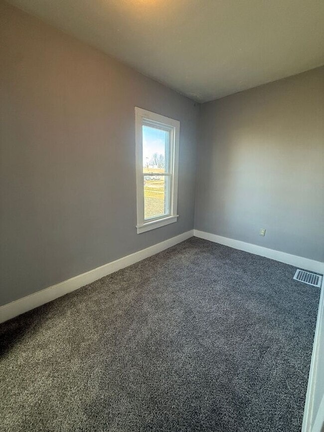 Photo - Lovely 2 bedroom now available!