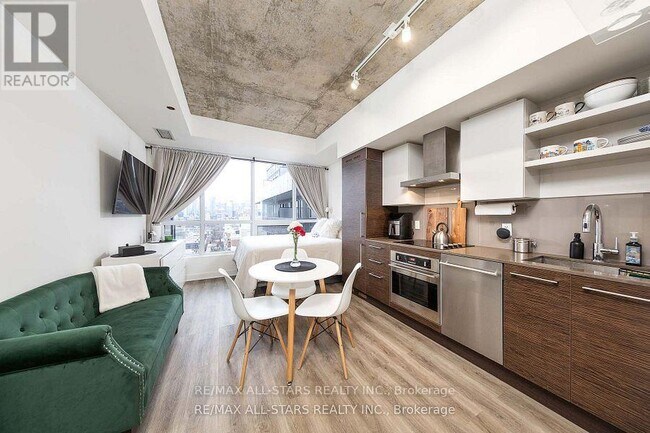 Photo - 1030 King St W Unit 908