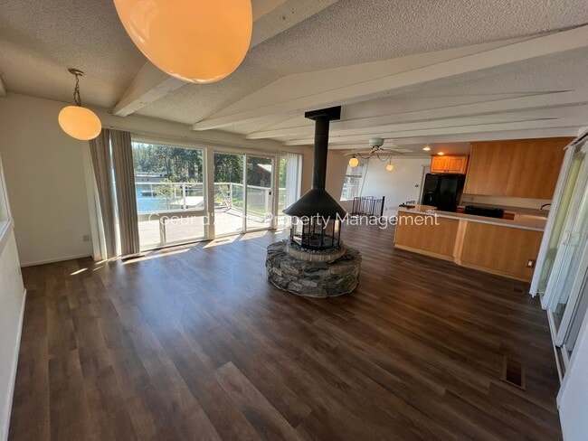 Photo - 2+ bed, 2 bath house on the Spokane River!