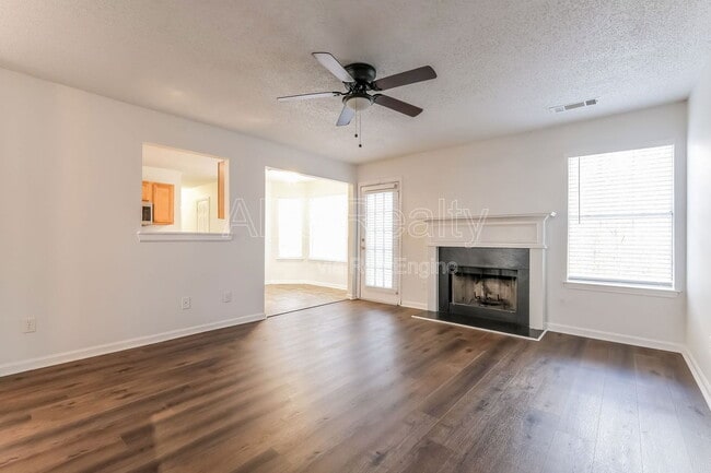 Photo - 828 Marcus Ln