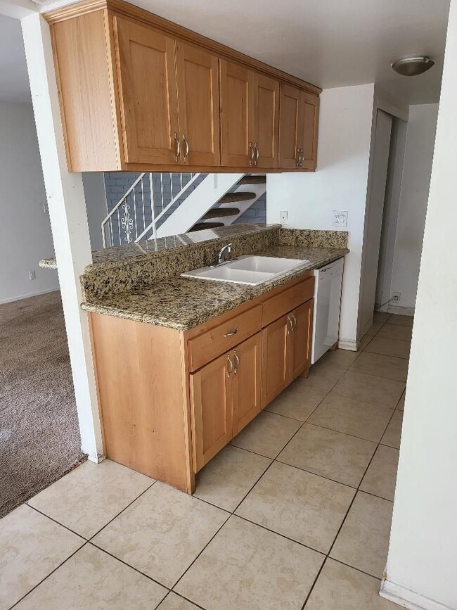 Photo - Sharp Townhouse on Victoria Avenue across from the Marina