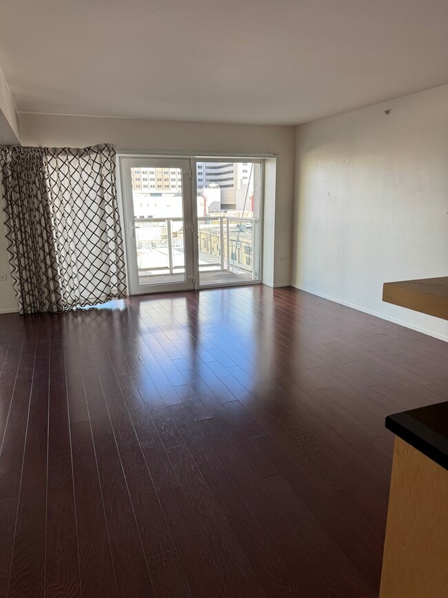 Livingroom - 255 N Sierra St Unit 609