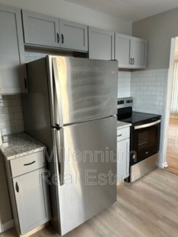 Photo - 60 Niagara Ave