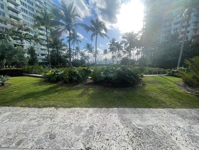 Gated private park - 1500 Bay Rd Unit 1002