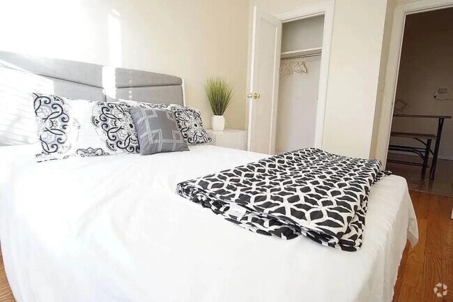 Building Photo - 2 bedroom in BROOKLYN NY 11225 Unit 2F Rental