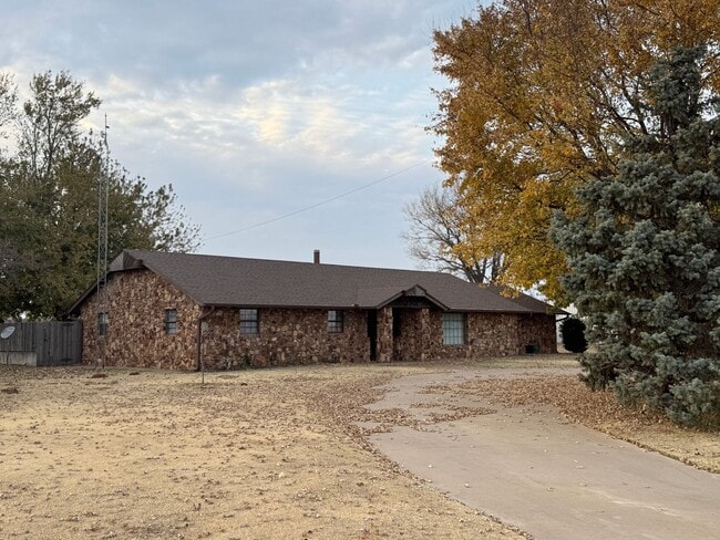 Building Photo - Beautiful Country Home with Shop & Finished Basement