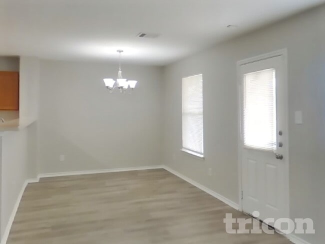 Photo - 2910 Candleside Dr