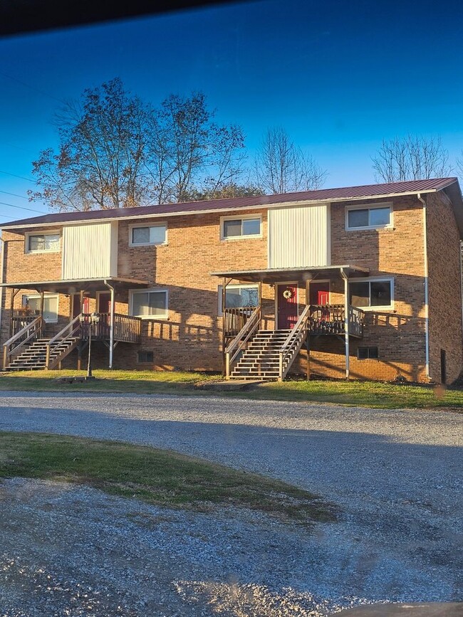 2 Bdrm /1.5 Bath Townhome Church Hill, TN - 2 Bdrm /1.5 Bath Townhome Church Hill, TN