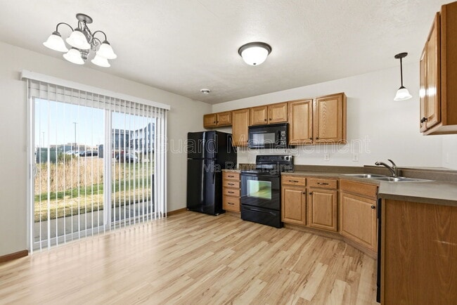 Building Photo - 2608 N Career Ave