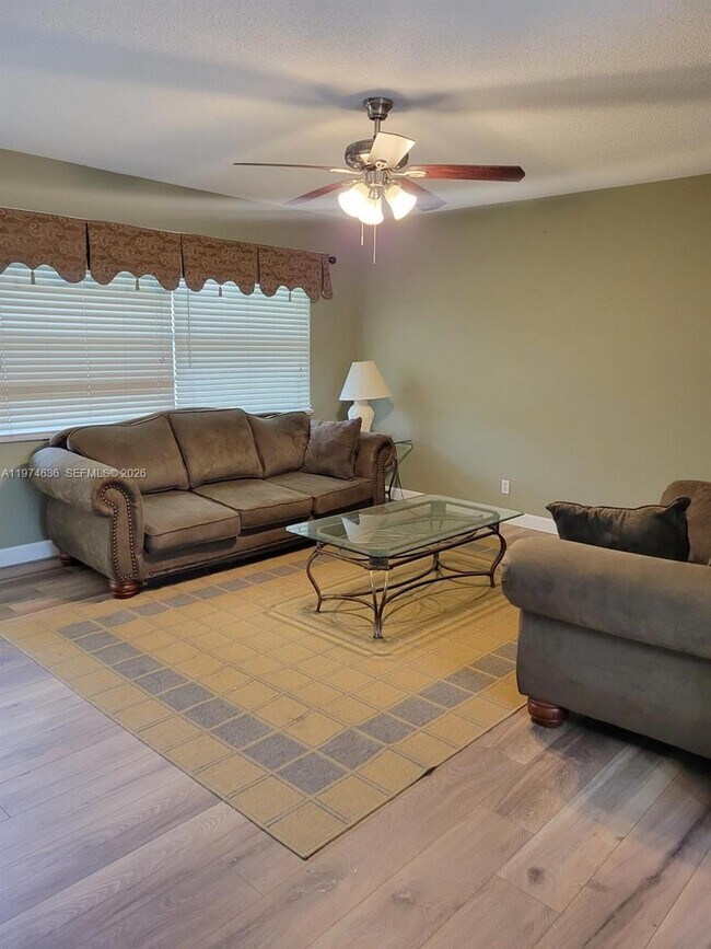 Photo - 2031 Dewey St Unit 302