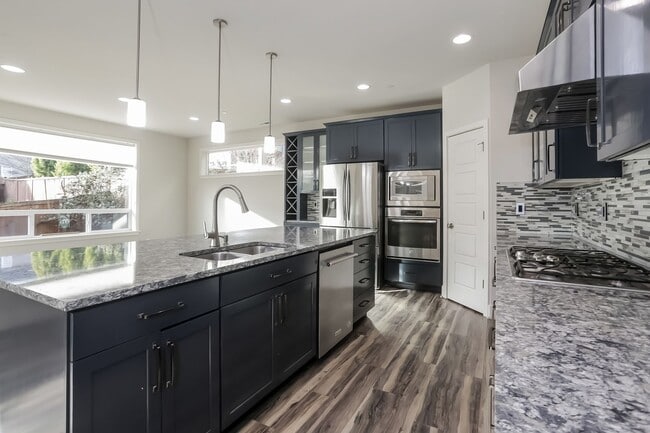 Photo - Spacious 5-Bedroom Home for Rent in Martha Lake – Lynnwood