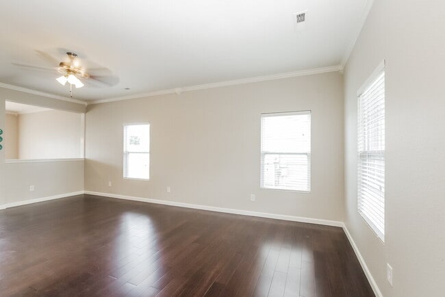 Photo - 910 Willow Wind Dr