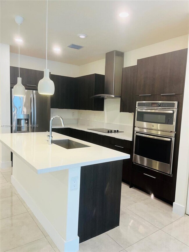 Photo - 6667 NW 102nd Path