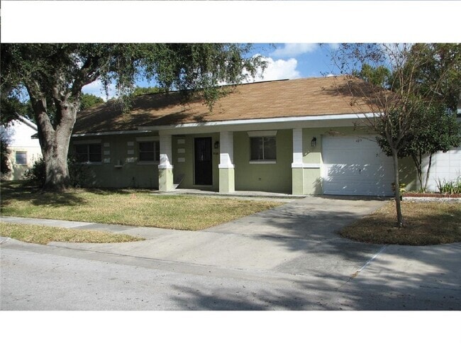 Building Photo - 3/2 house @ Villages of Southport