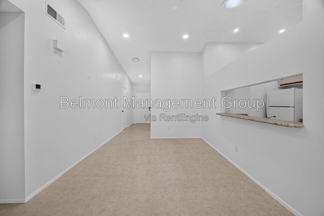 Photo - 102 Edgewater Cir