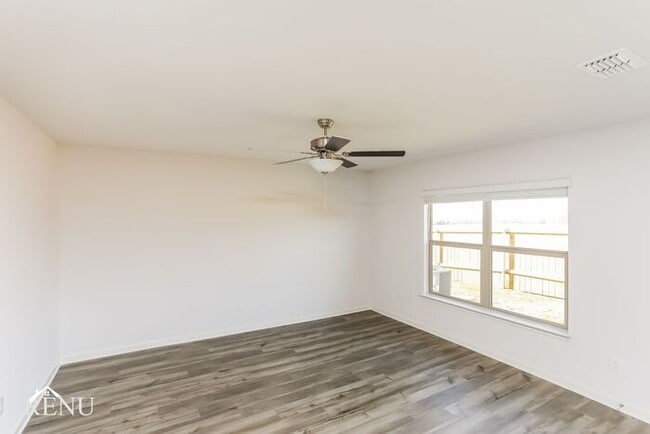 Photo - 140 Holster Holw Rd