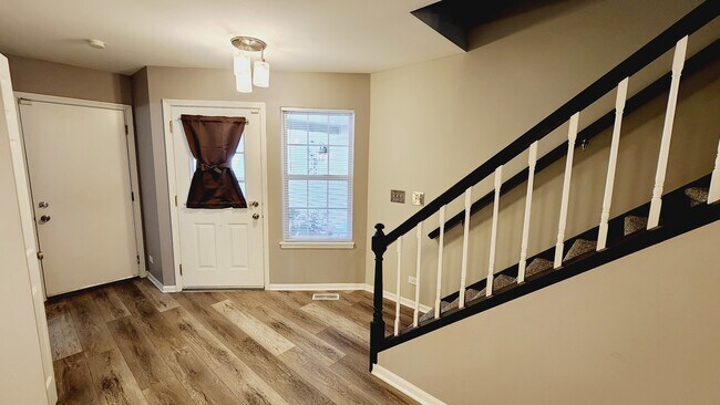 Photo - 725 Shady Oaks Ct