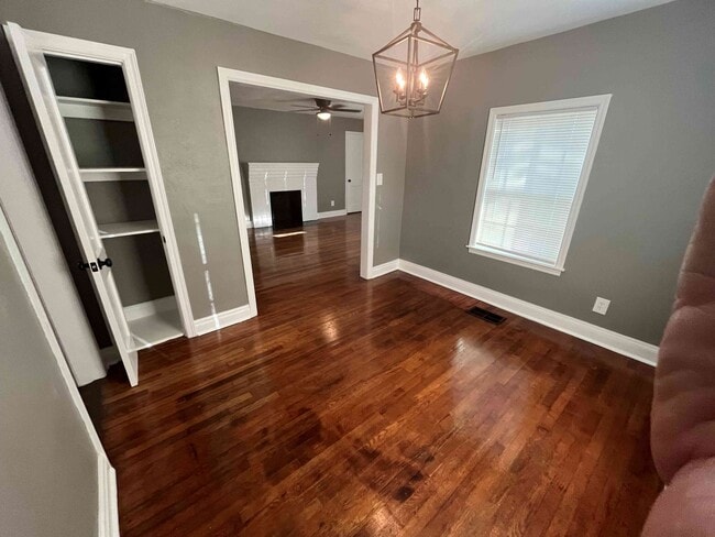 1509 Buena Vista Cir SE