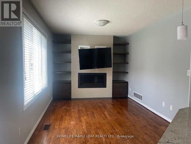 Photo - 51 Redfinch Crescent