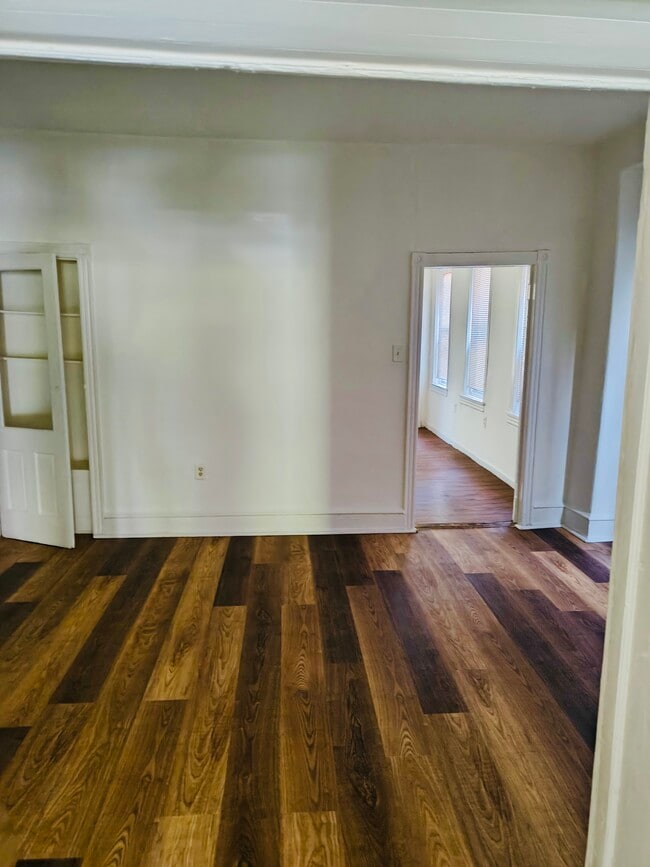 Photo - 124 W Sylvania St