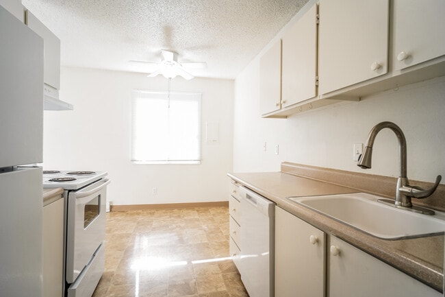 Laurelwood Apartments